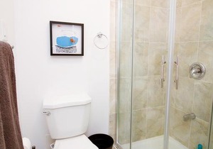 One Bedroom Cozy apt near Kensington Market Unit 7 by Elevate Rooms