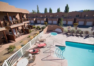 Osoyoos Lakeside Spacious Townhouse with 3 Bedrooms & 2.5 Baths!