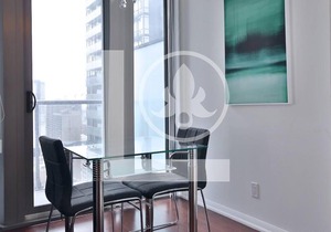 Peace - Luxury Executive Condo Bay & College
