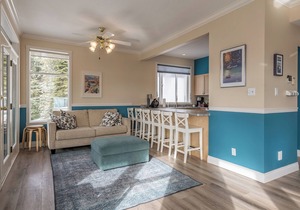 Perfect Vacation Home for your Entire Family w/Private Hot Tub & Pet Friendly!