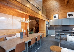 Pinnacle Ridge 34 - Ski in Ski out, Private Hot Tub, Recently Renovated, Gas Fireplace