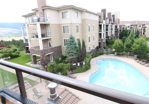 Pool And Golf Course Views-1621