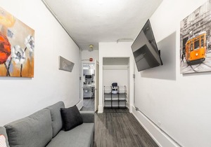 PRIME Downtown - Upscale 1BR in the Byward Market!