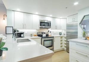 Private Hot Tub | BBQ | Free Parking | Location!