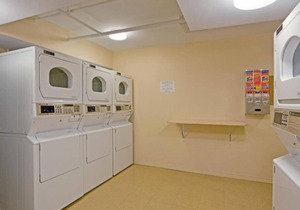 Rare Find! 4 Comfortable Units, Full Kitchen, Close to Chinatown