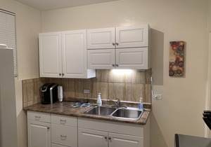Relaxing Red Deer Suite - Private & Comfortable