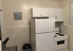 Relaxing Red Deer Suite - Private & Comfortable