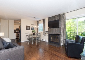 Renovated 2 Bedroom Townhouse in Fernwood - Just 1km to Downtown