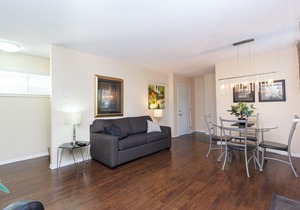 Renovated 2 Bedroom Townhouse in Fernwood - Just 1km to Downtown