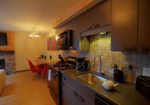 Renovated Condo At The Base of Tunnel Mountain!