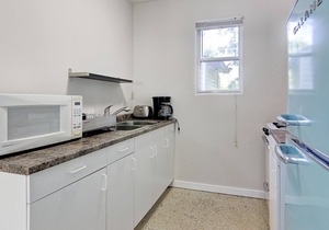 Rice lake 2 bedrooms waterfront cottage