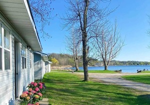 Rice lake 3 bedrooms waterfront cottage