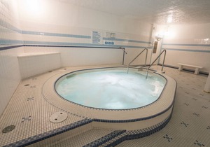 Royal Scot Hotel & Suites