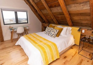 Salisbury Barn: Yellow Room - Bed & Breakfast Room