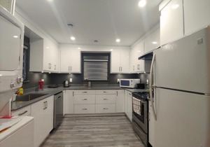 Sarla Villa Surrey 1 Bed Room 1 Washroom