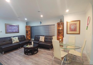 Sarla Villa Surrey 3 Bed room 2 Wash rooms
