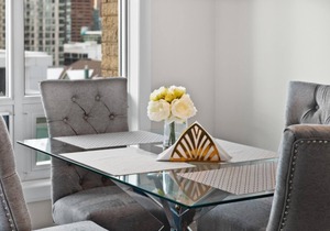 Simply Comfort. Stylish 2Bd Apt Downtown. City&Mountain View
