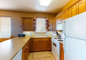 Ski-in/out condo with private hot tub, majestic mountain views, & fireplace