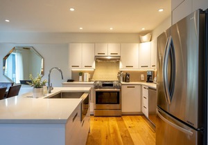 Ski In/Ski Out Access | Luxury 3.5BR | Media Room | Hot Tub | Garage | Managed By Aloha Whistler