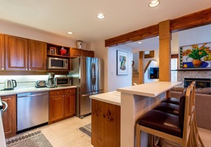 Ski-In/Ski-Out Access | Luxury 5BR | Renovated 2025 | Hot Tub | Garage | Managed by Aloha Whistler