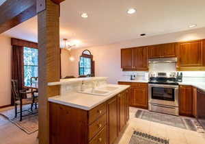 Ski-In/Ski-Out Access | Luxury 5BR | Renovated 2025 | Hot Tub | Garage | Managed by Aloha Whistler