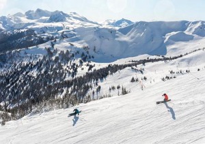 Ski In Ski Out Apartment w Pool and Hot Tub by Harmony Whistler