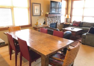 Ski in Ski out Minutes from Village, Private Hot Tub Sleeps 6 Free Shuttle