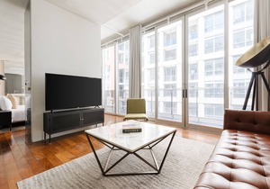 Sonder The Slate | Stellar King Suite w/Balcony