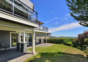 Spacious 2 Bedroom Suite On Bear Mountain