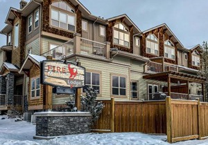 Spacious Mountain 2 Bedroom with Hot tub managed by Little Sister Getaways