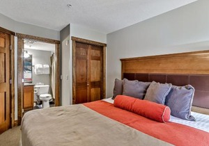 Spacious Mountain 2 Bedroom with Hot tub managed by Little Sister Getaways