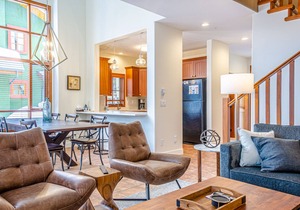 Spacious multi level 4 bedroom + den townhouse with easy access to nearby runs and lift