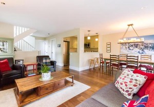 Spacious Town Home with Private Hot Tub