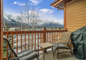 Stoneridge Mountain Resort Condo managed by Little Sister Getaways
