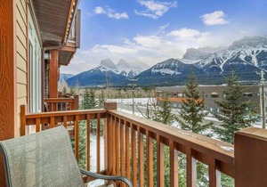 Stoneridge Mountain Resort Condo managed by Little Sister Getaways