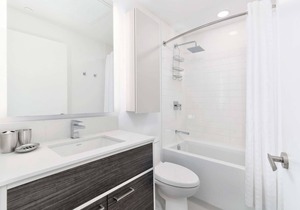 Studio/1 Bathroom Suite