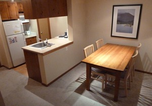 Studio bedroom apartment in village centre, ski in/out