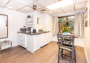 Studio Units with King Bed - Near Downtown Ottawa