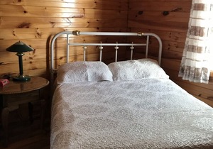 Sunset Cottage #2 near beaches, golfing, trails, shopping and local attractions!