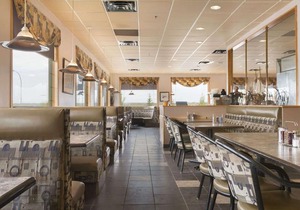 Super 8 by Wyndham Drayton Valley