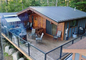 The Great Escape & Bunkhouse - Secluded with Hot Tub