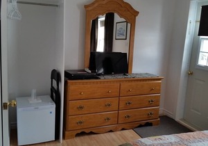 Thickwood Inn - Room 3 (3 People)