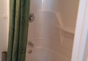 Thickwood Inn - Room 3 (3 People)