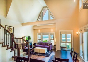 Three Bedroom Penthouse Suite with Lakeview - Harrison Lake View Suites