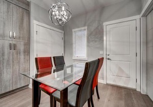 Three-Bedroom with Fireplace #41 Sunalta Downtown