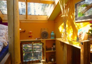 Tiny House/ Cabin, Marsh Lake, YT