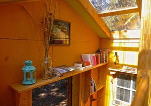 Tiny House/ Cabin, Marsh Lake, YT