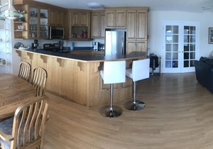 TLC Beachhouse "Entire Home" - Waterfront - Shuswap Vacations and Sledding Accommodation