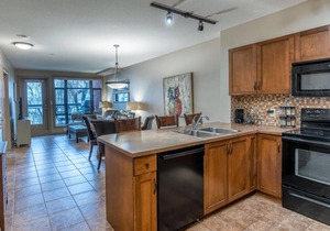 Tranquil Apartment Overlooking Creek #244