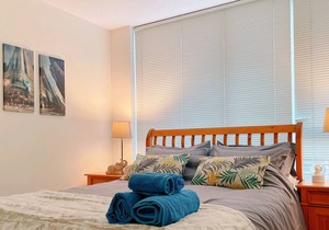 Traveler escape One Bed in DT Vancouver w/ wifi/pool/hot tub / skytrain